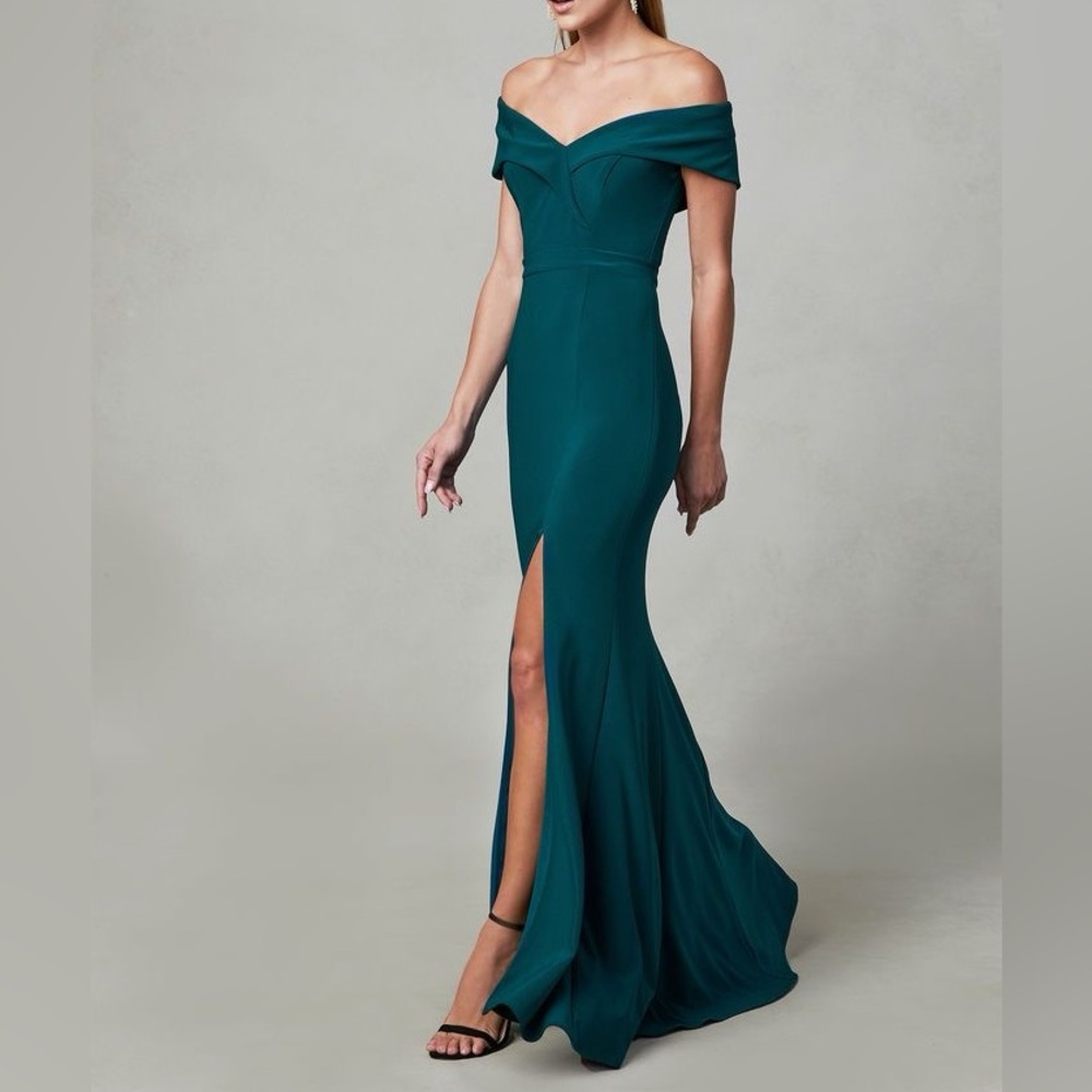 Melanie Lynn | BA Nites Sweetheart Neck Dress